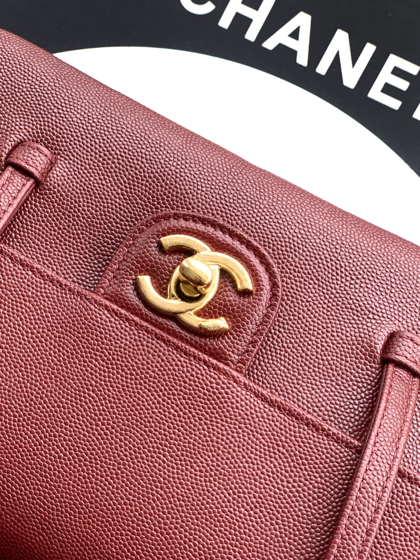 Large Leather Shoulder Bag 22
