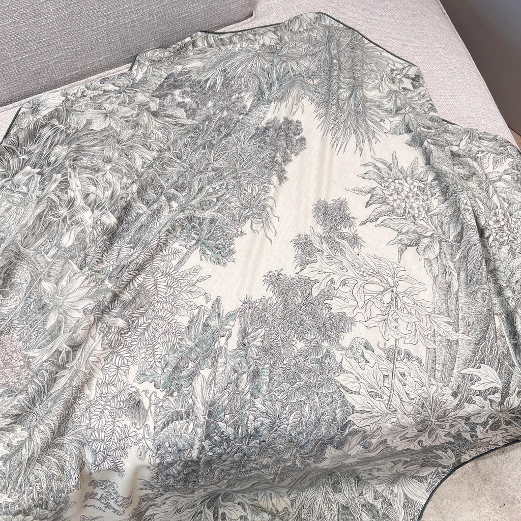 “Francois Houtin” Botanical Garden Cashmere & Silk Shawl 136 x 137 cm – Grey Green