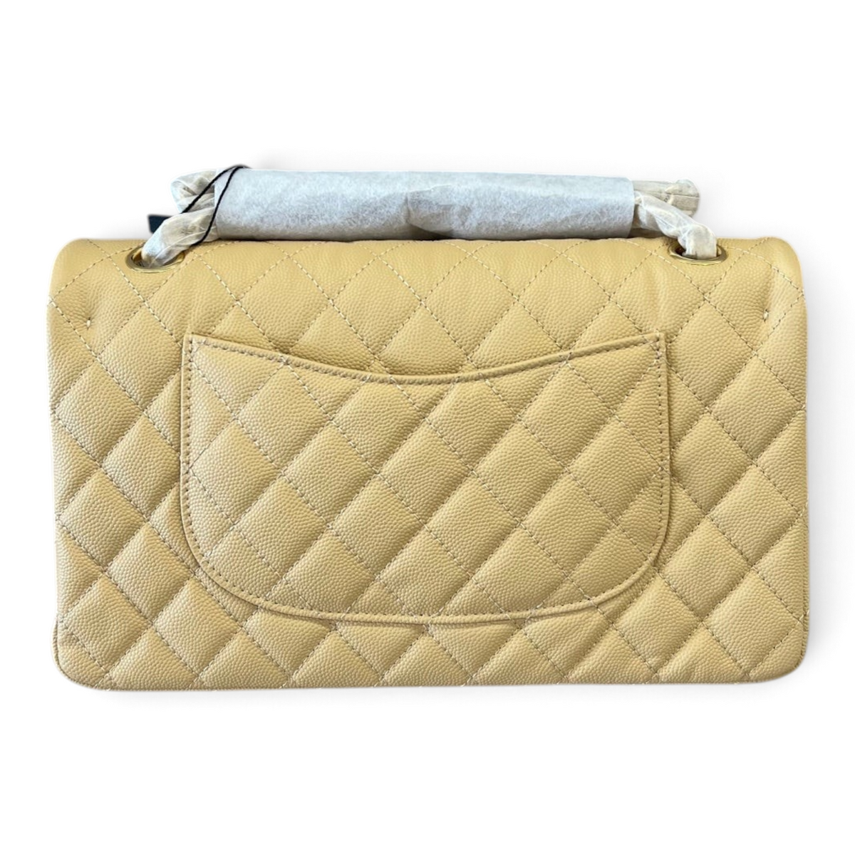 SWORD LUXURY imzalı, sarı renkli, kapitone desenli ve arka cepli caviar deri Chanel Classic Double Flap çanta.