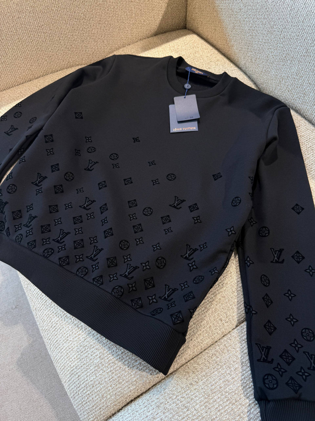 Flock Print Gradient Long-Sleveed Crewneck