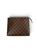 SWORD LUXURY imzalı, ikonik monogram desenli, kahverengi kanvas Louis Vuitton Toiletry Pouch 26 ve kutu seti.