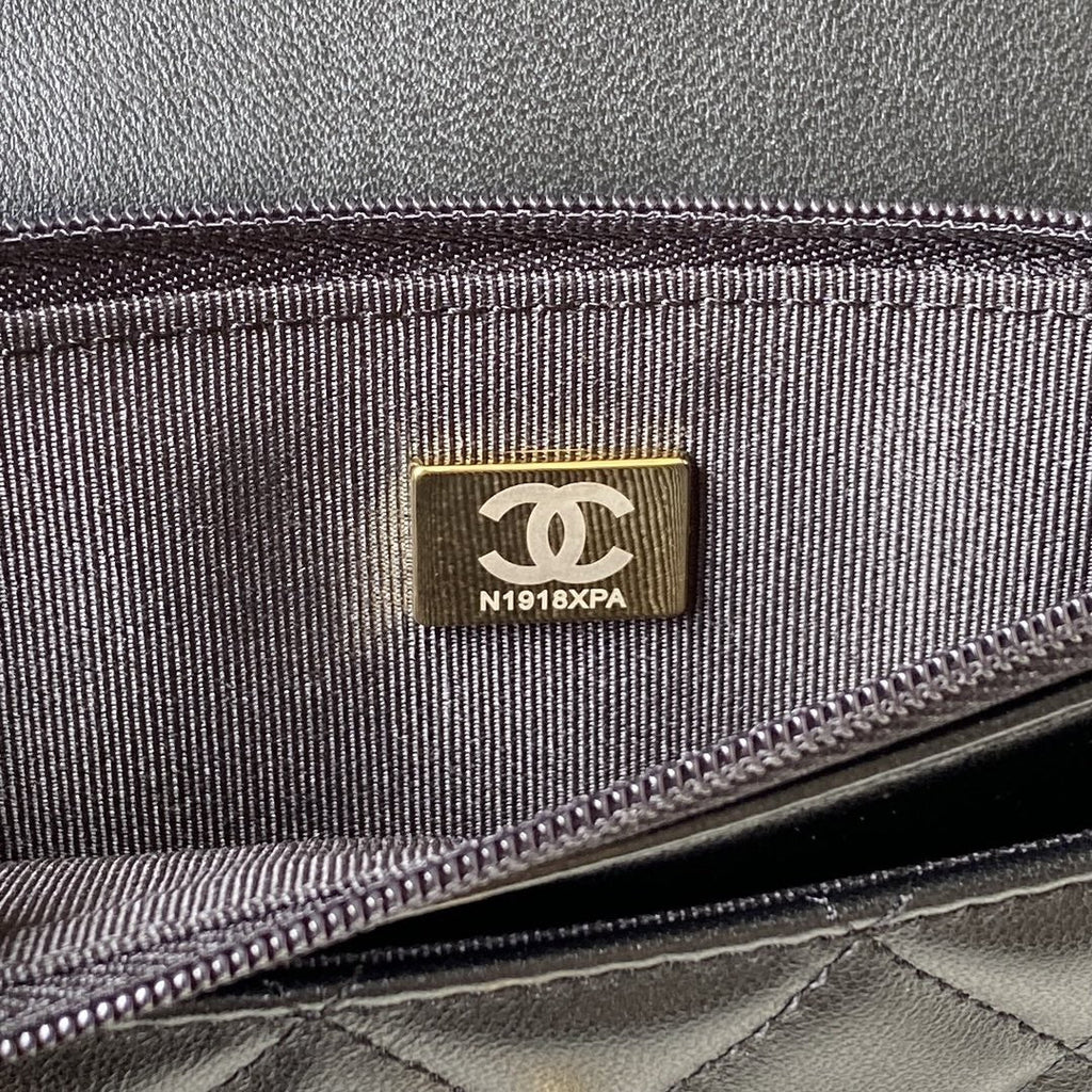 19 Woc Quilted Chain Bag