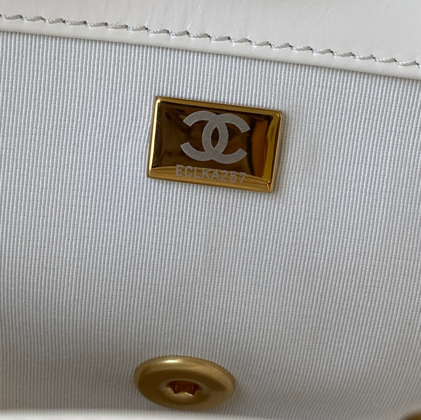Medium Pearl Strap Bag