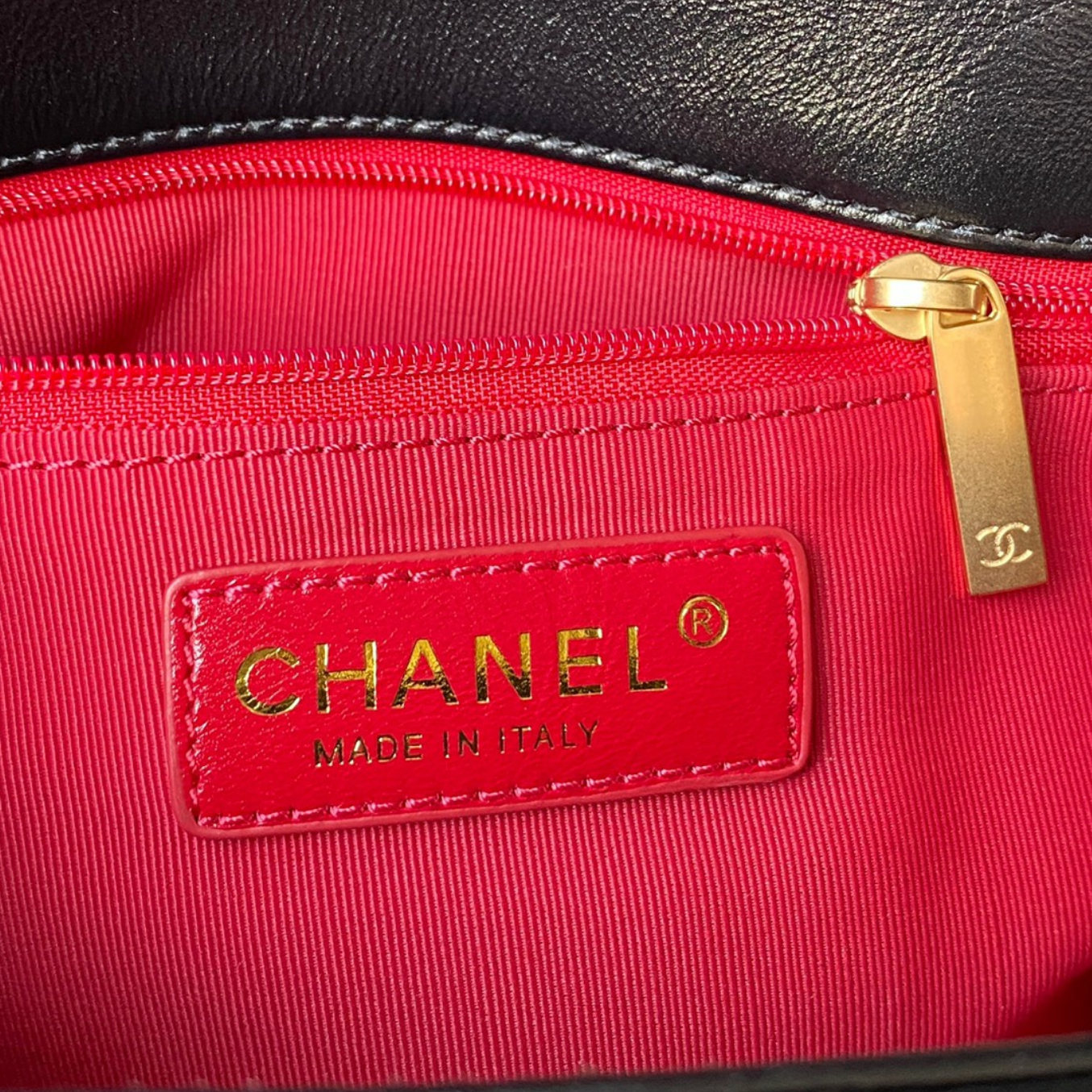 Medium Pearl Strap Bag