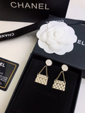 Quilted Bag Drop Earrings – Gold-Tone Statement with Chain Detail