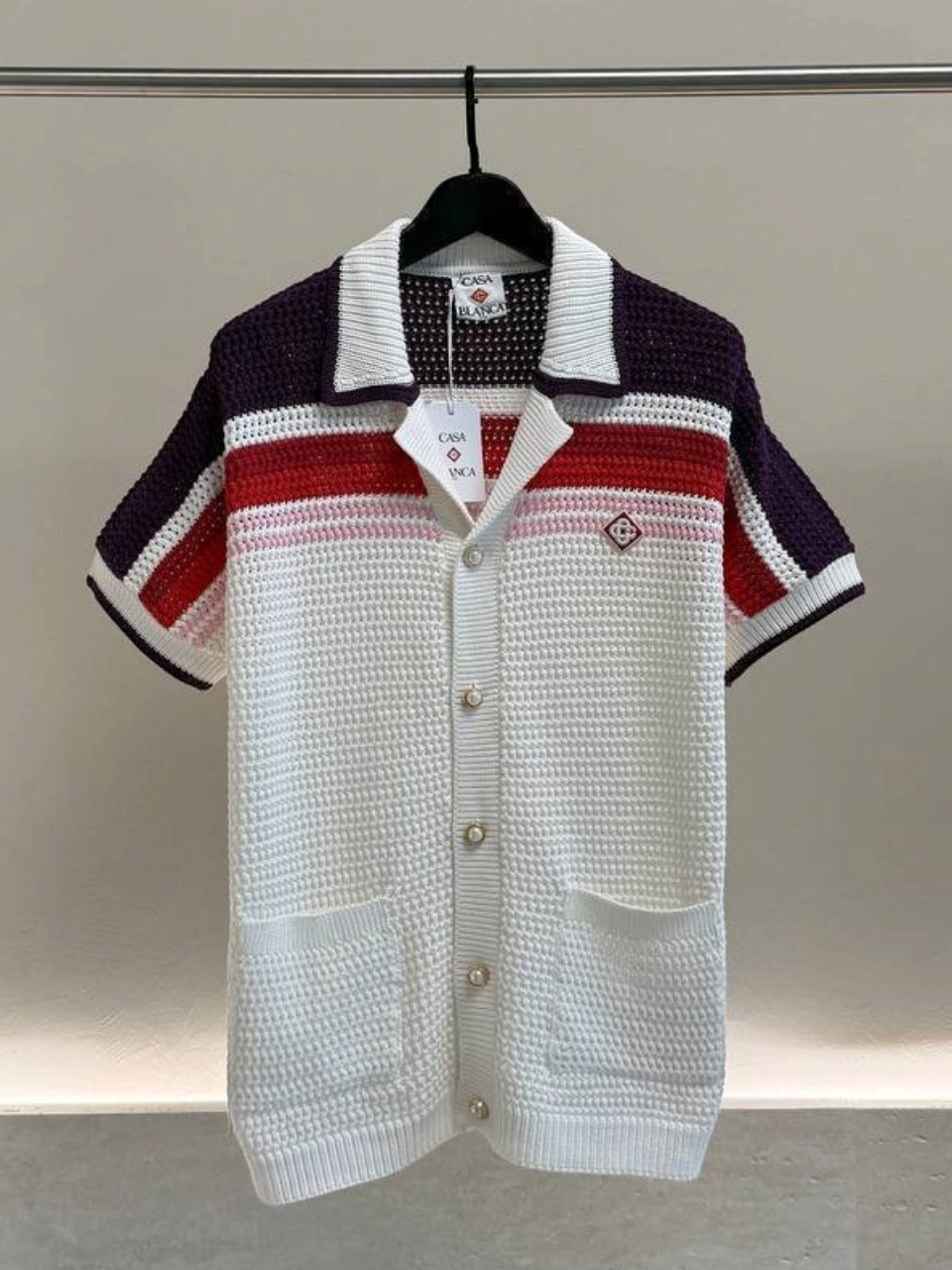 SWORD LUXURY beyaz ve pembe çizgili, kısa kollu, düğmeli, dokulu örgü polo yaka tişört