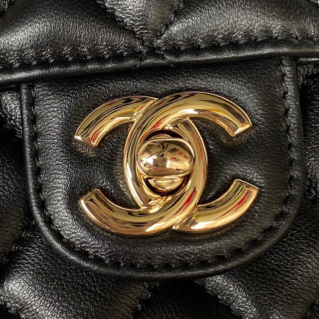 Diamond Top Handle Flap Bag 21 cm