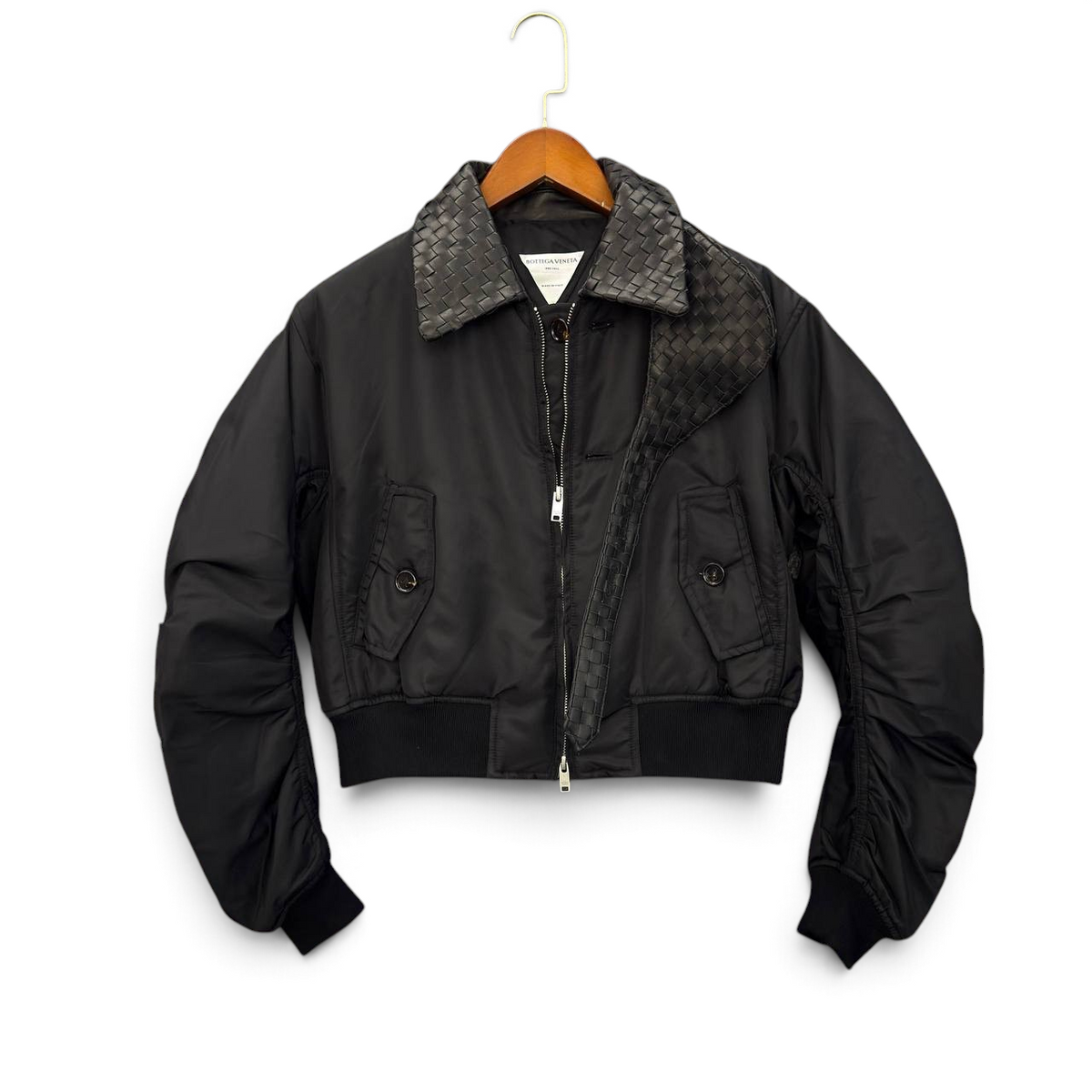 SWORD LUXURY siyah naylon bomber ceket, örgü deri yaka detaylı ve fermuarlı tasarım