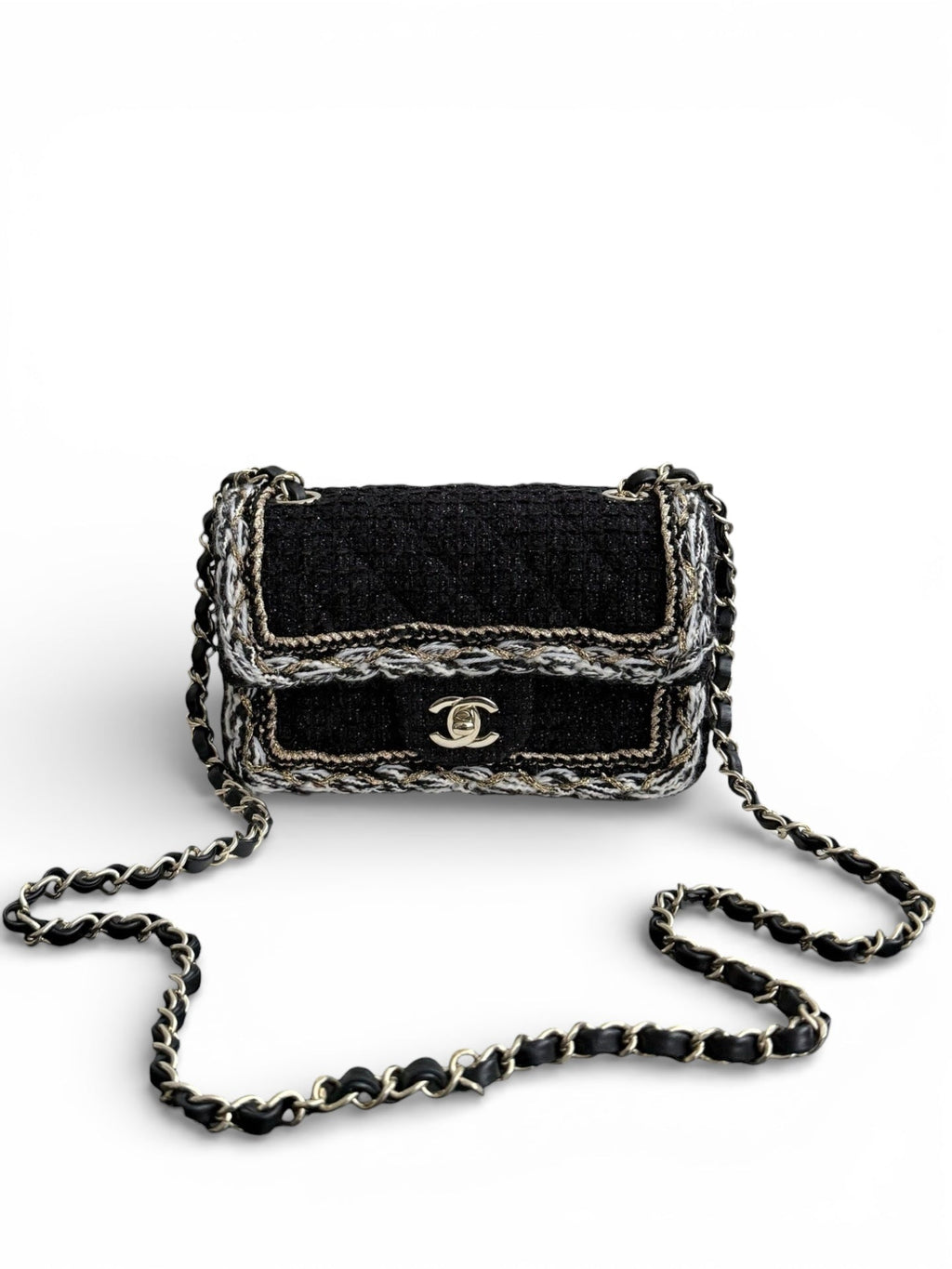 25 Tweed Flap Shoulder Bag
