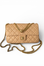 23 Quilted Chain Shoulder Bag