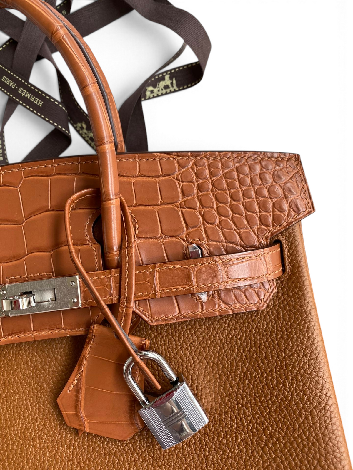 SWORD LUXURY marka, altın kahverengi Togo ve timsah derisi detaylı, paladyum donanımlı Hermès Birkin çanta.