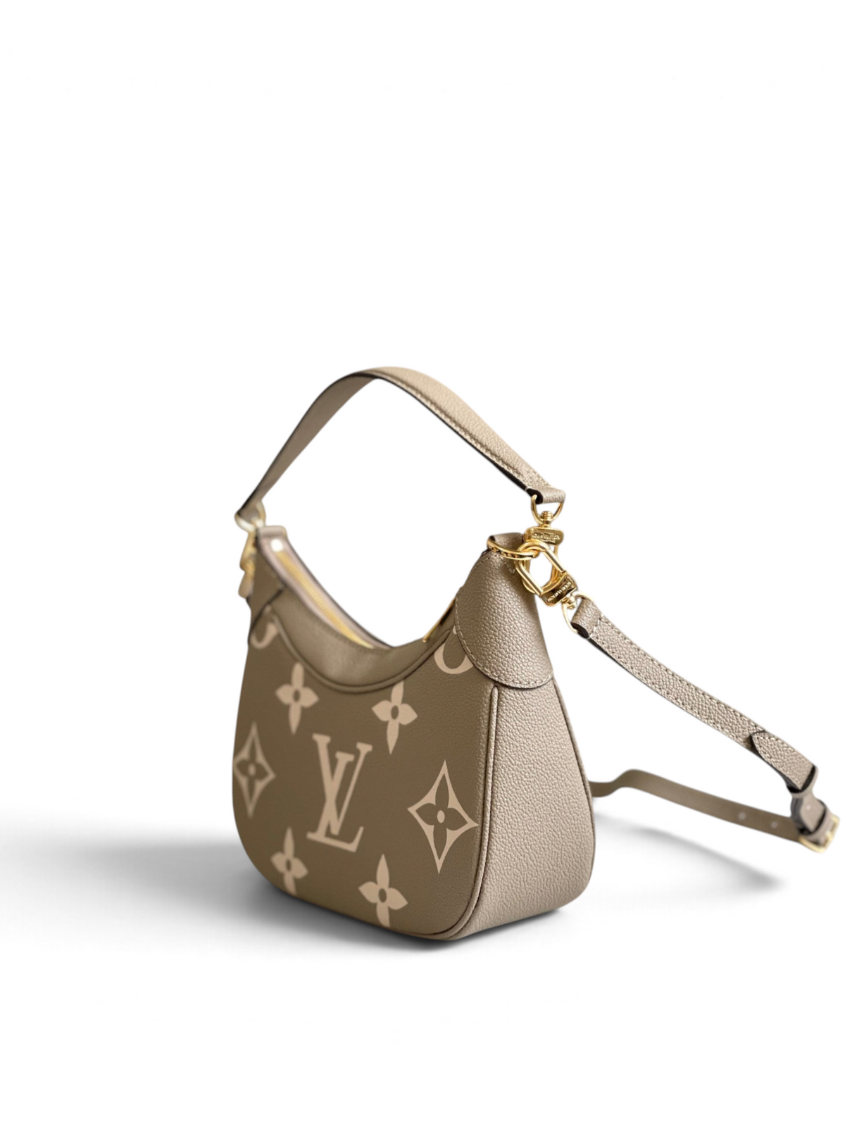 SWORD LUXURY krem rengi Monogram Empreinte deri Mini Moon çanta, altın tonlu donanım ve kavisli silüet ile.