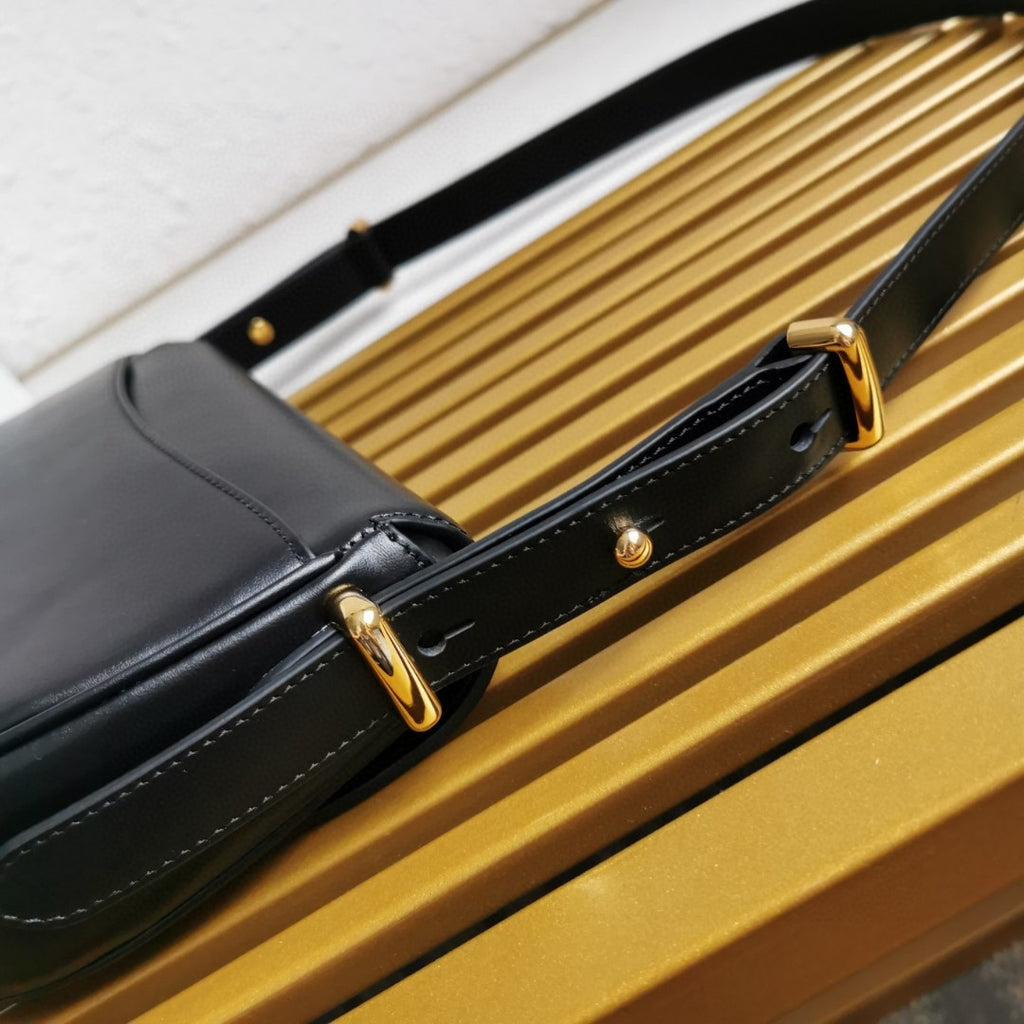 Moon Leather Shoulder Bag - Black - View 7