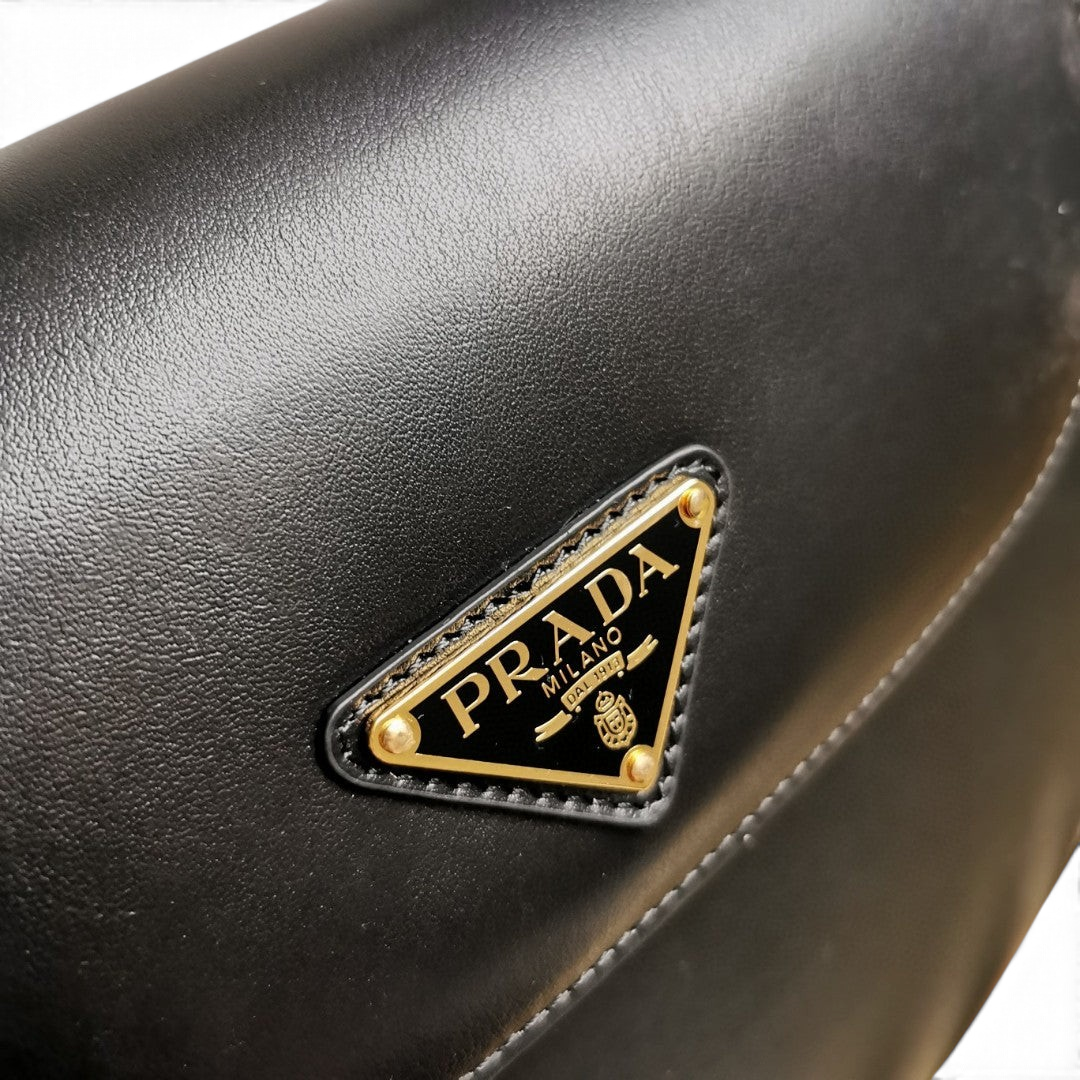Moon Leather Shoulder Bag - Black - View 6