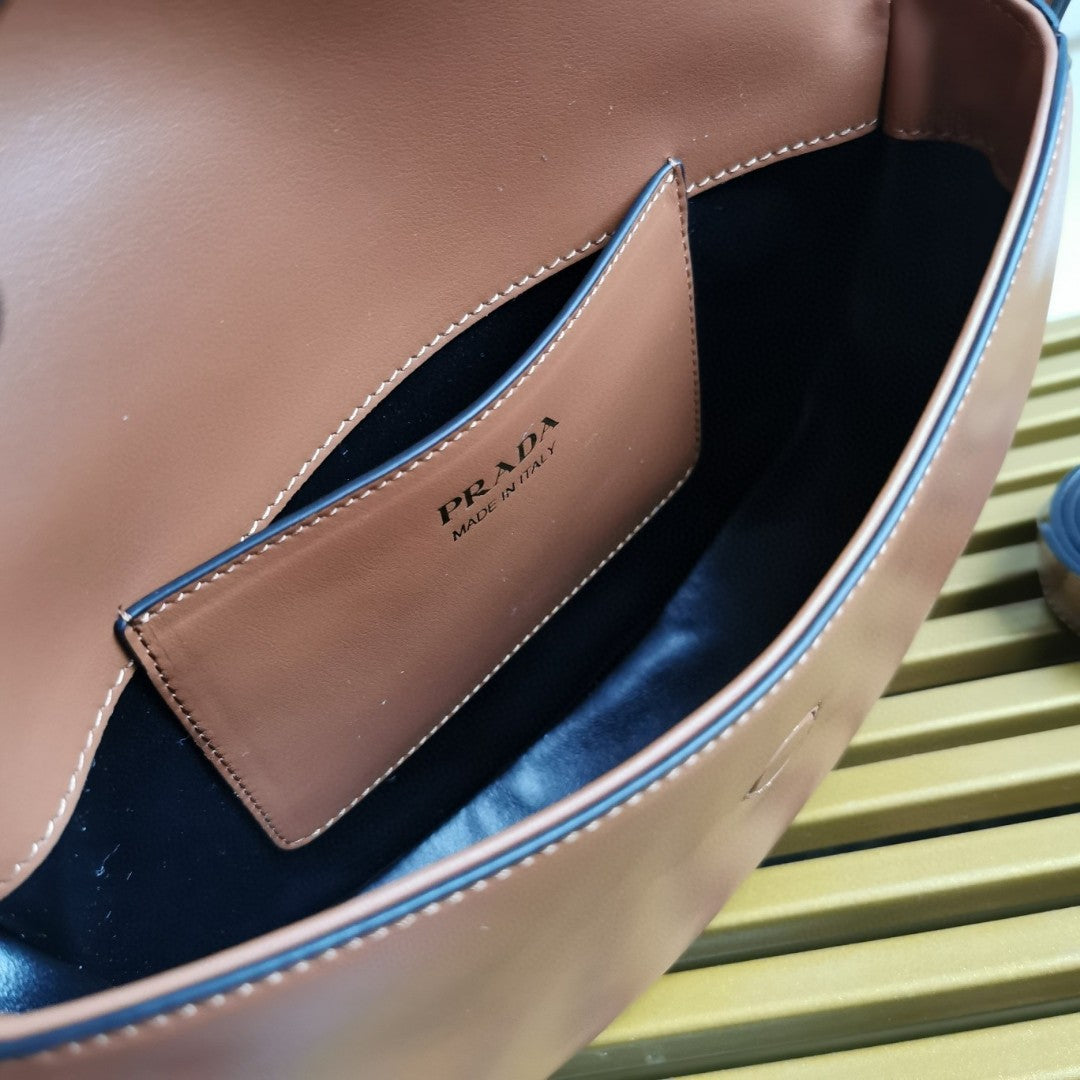 Moon Leather Shoulder Bag - Caramel - View 7