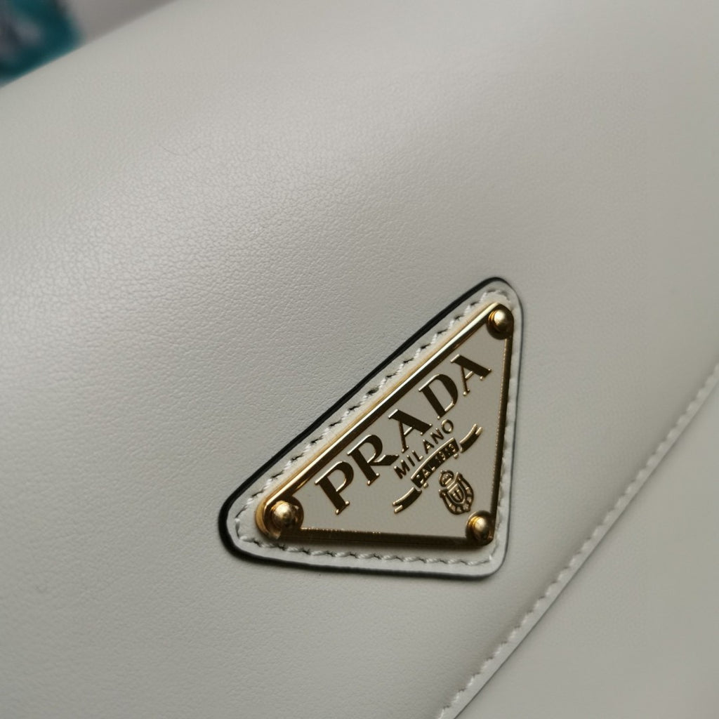 Moon Leather Shoulder Bag - White - View 6