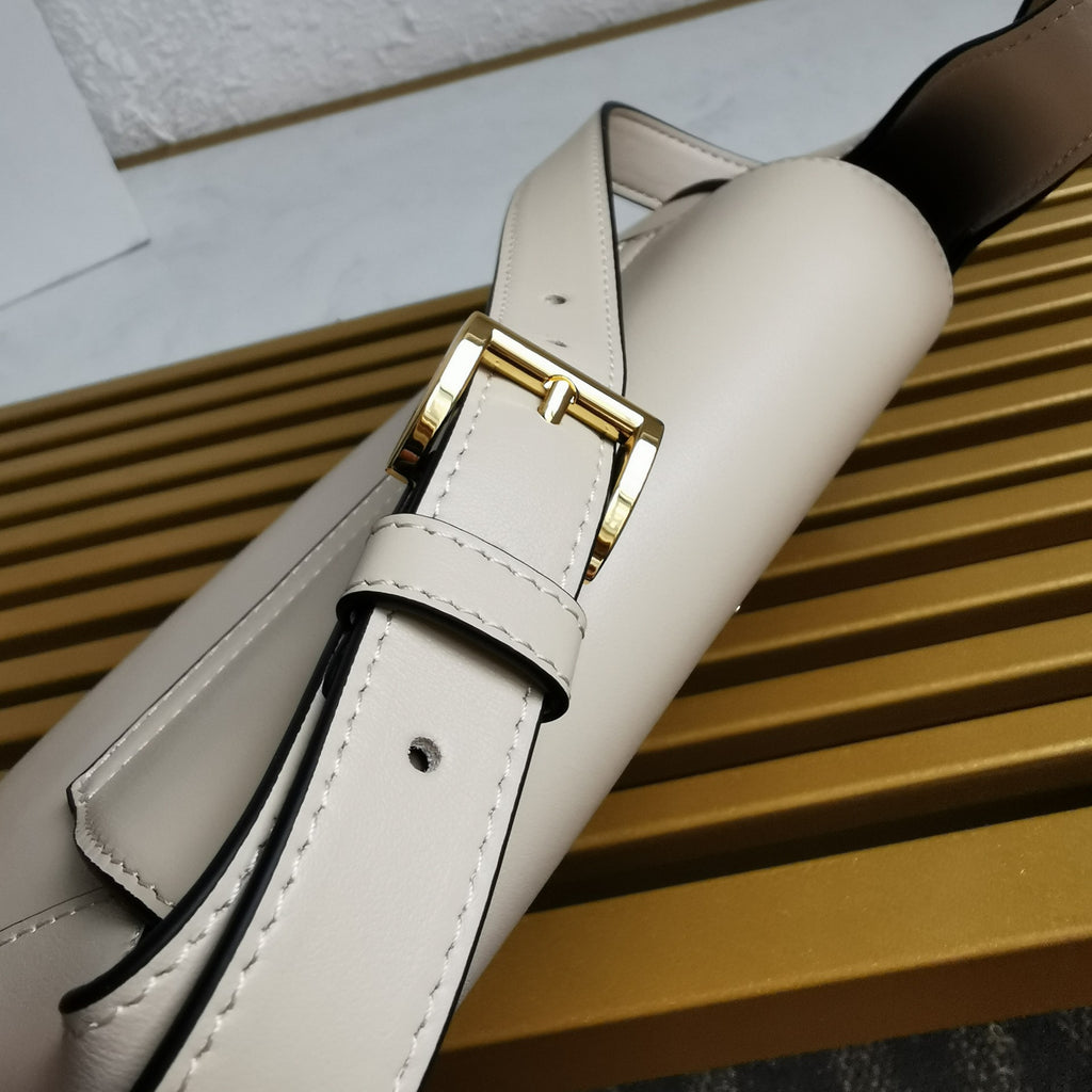 Moon Leather Flap Shoulder Bag - Pumice Grey - View 7