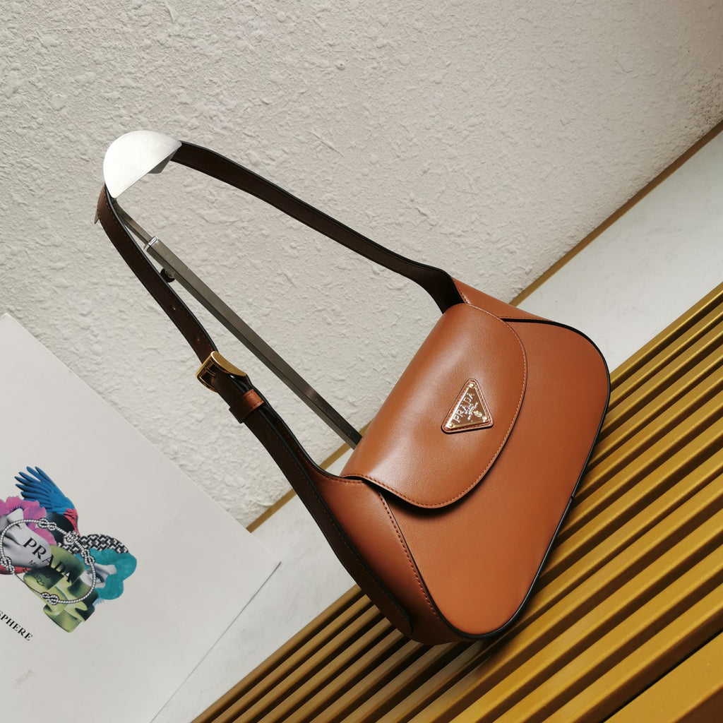 Moon Leather Flap Shoulder Bag - Caramel - View 2