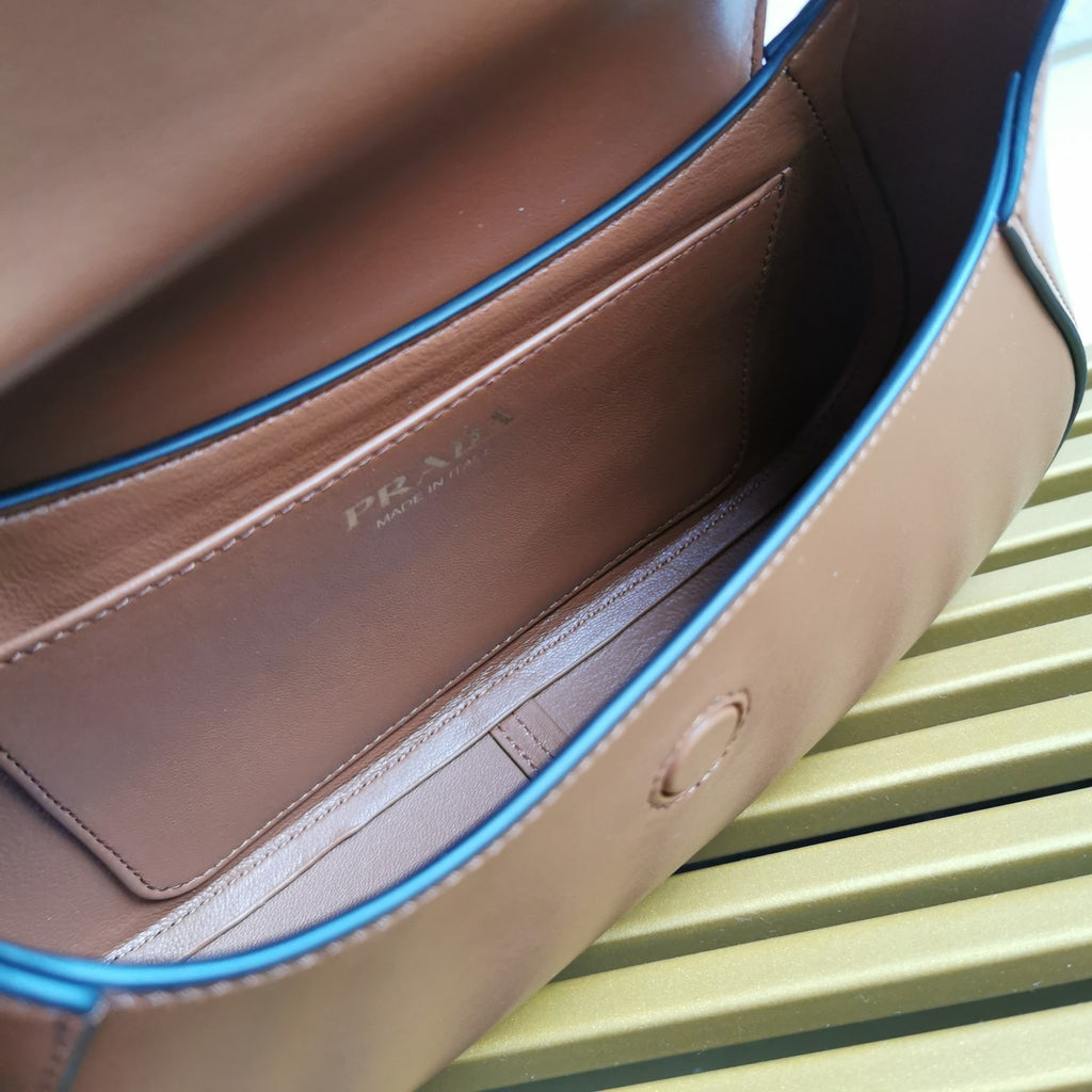 Moon Leather Flap Shoulder Bag - Caramel - View 8