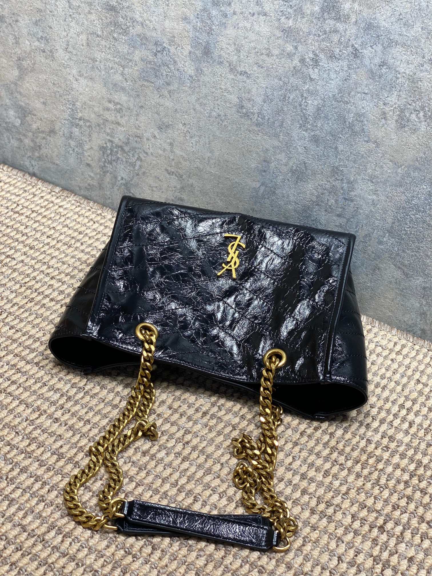 Saint Laurent Niki Small Shopping Bag in Black Waxed calfskin Leather - Detail View 5