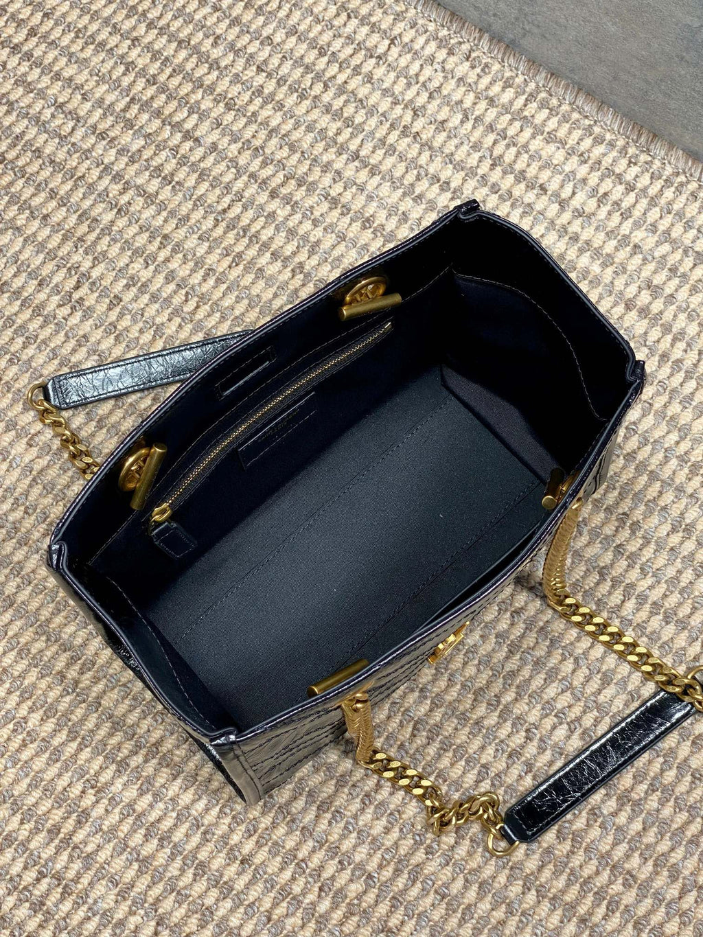 Saint Laurent Niki Small Shopping Bag in Black Waxed calfskin Leather - Detail View 8