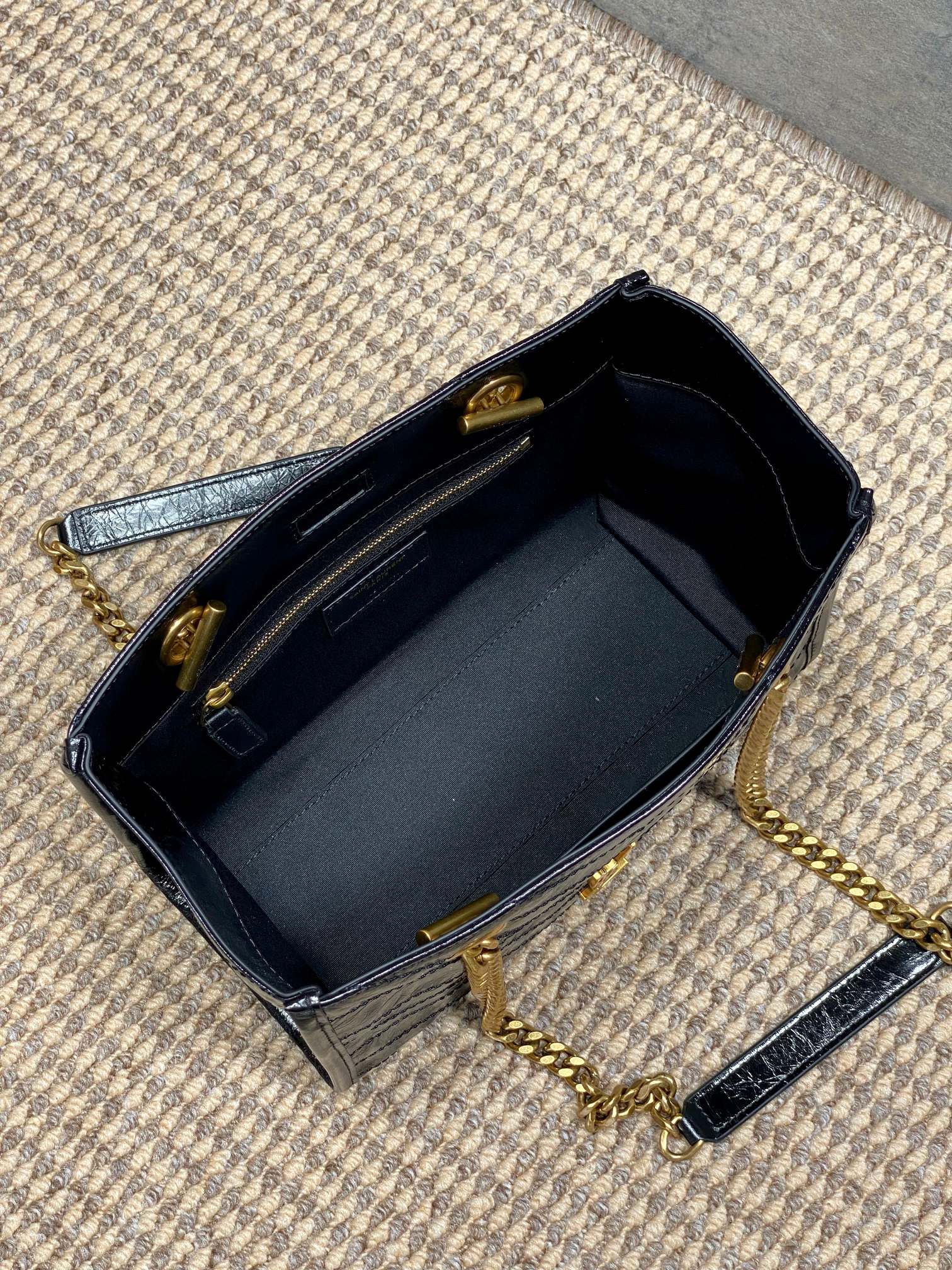 Saint Laurent Niki Small Shopping Bag in Black Waxed calfskin Leather - Detail View 8