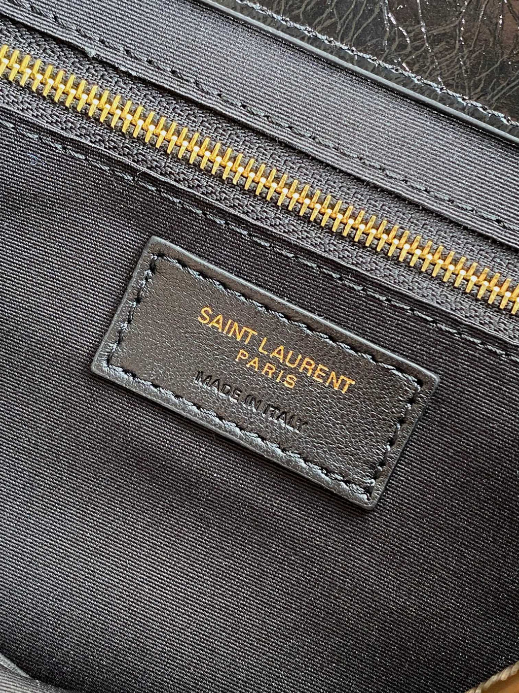 Saint Laurent Niki Small Shopping Bag in Black Waxed calfskin Leather - Detail View 9
