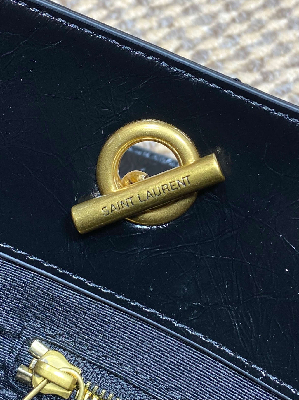 Saint Laurent Niki Small Shopping Bag in Black Waxed calfskin Leather - Detail View 7