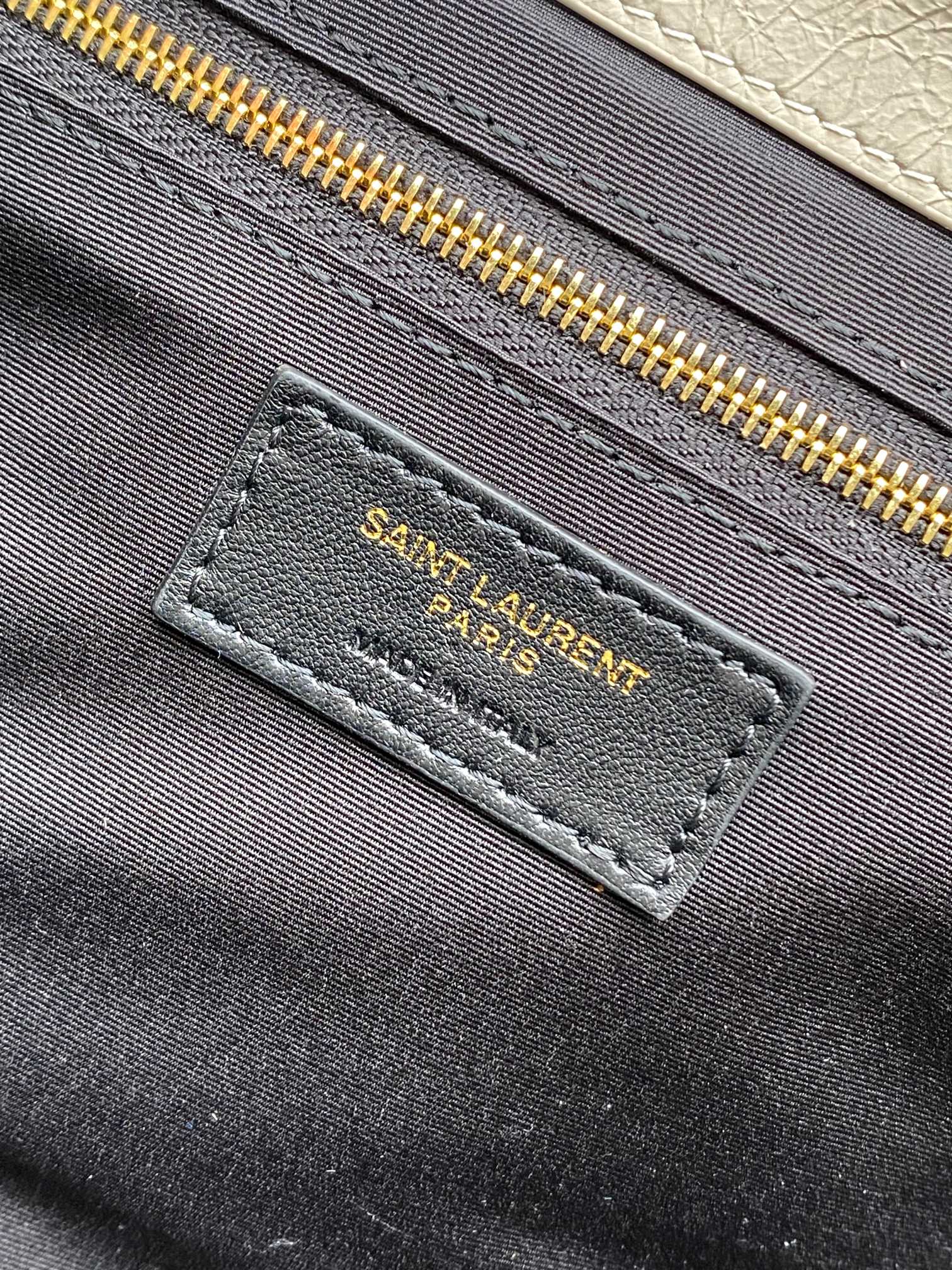 Saint Laurent Niki Small Shopping Bag in Ivory Waxed calfskin Leather - Detail View 9