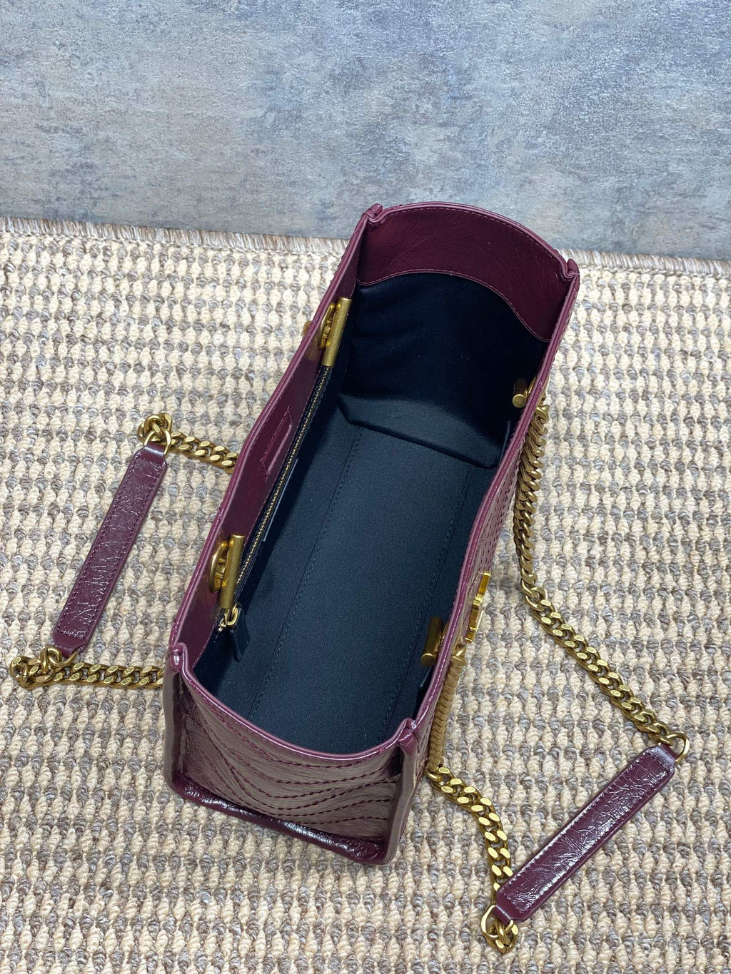 Saint Laurent Niki Small Shopping Bag in Burgundy Waxed calfskin Leather - Detail View 8