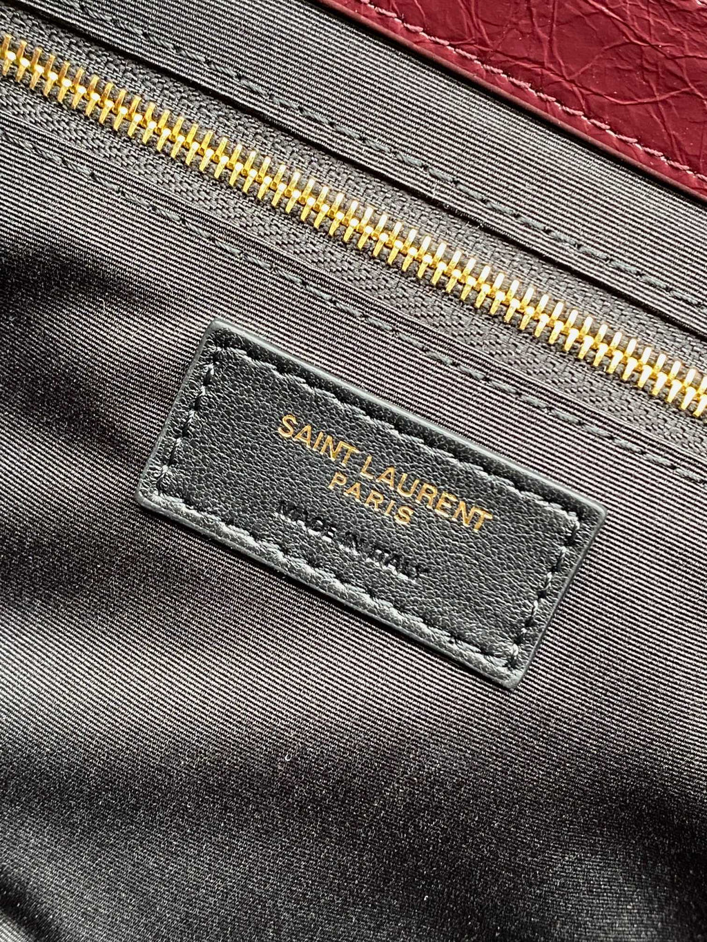 Saint Laurent Niki Small Shopping Bag in Burgundy Waxed calfskin Leather - Detail View 9