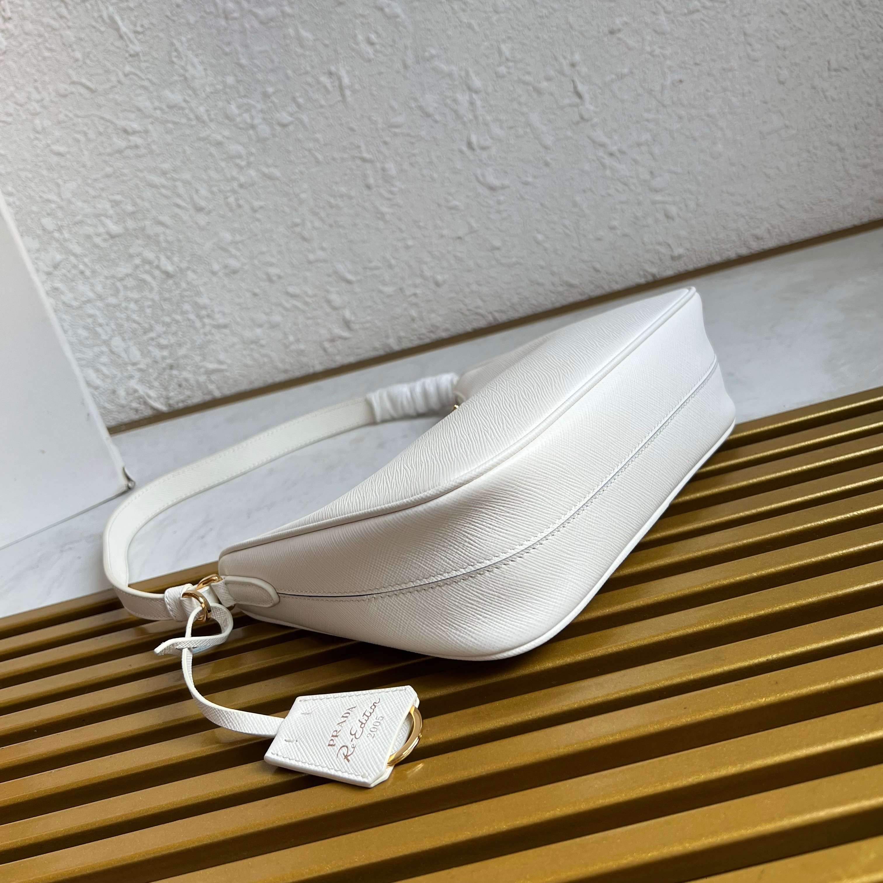 Re-Edition 2005 Saffiano Leather Mini Bag - White - View 3