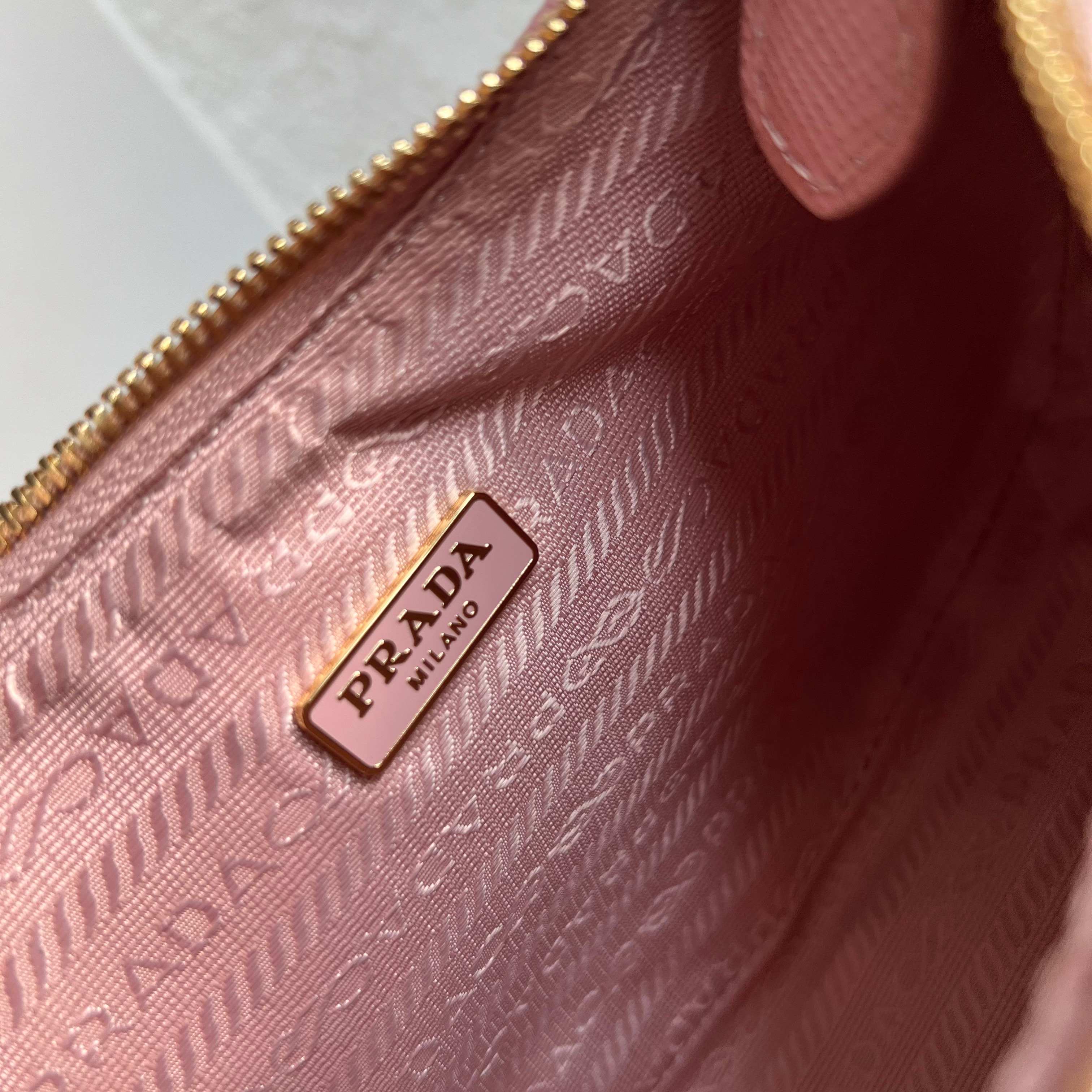 Re-Edition 2005 Saffiano Leather Mini Bag - Pink - View 9