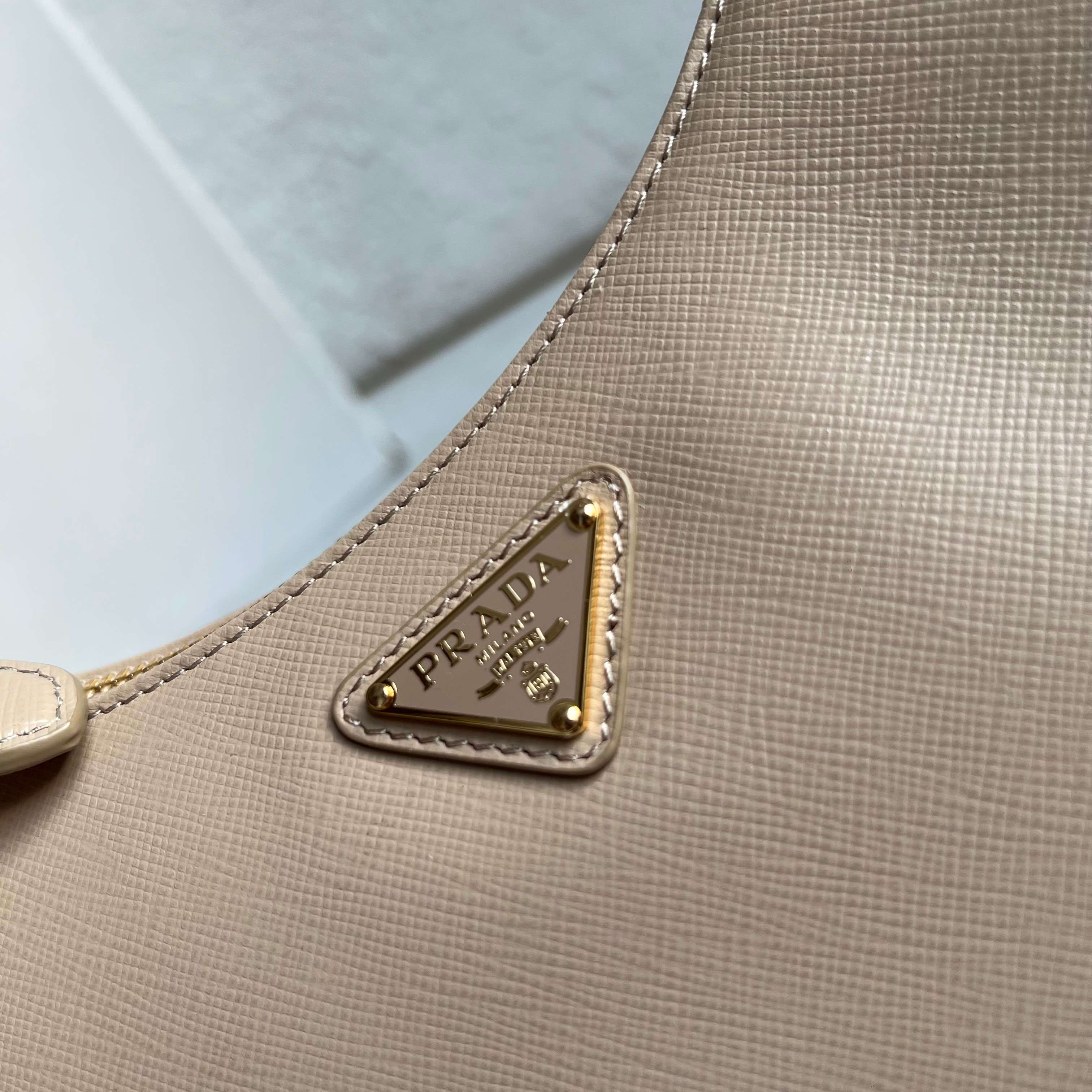 Re-Edition 2005 Saffiano Leather Mini Bag - Pumice Grey - View 6