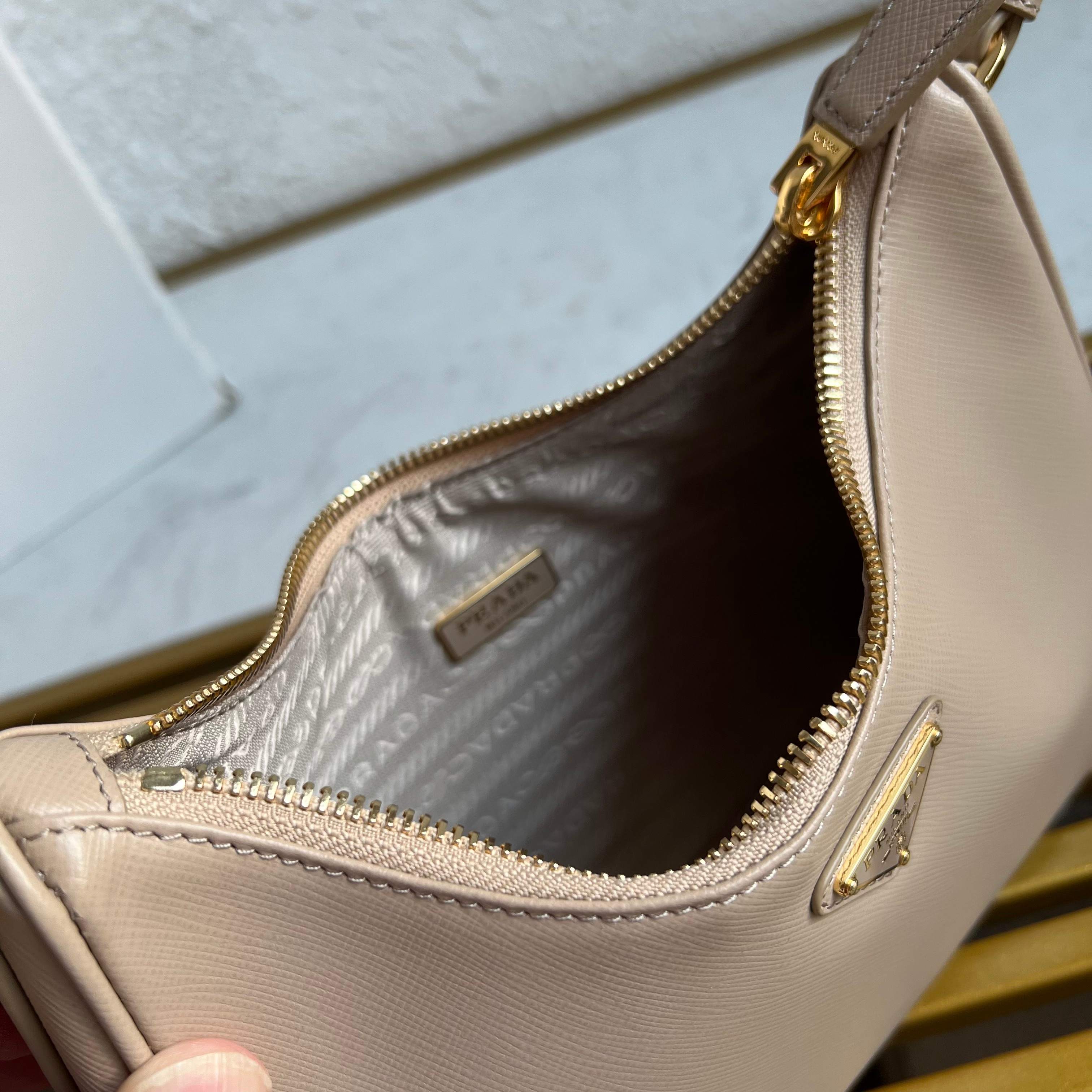 Re-Edition 2005 Saffiano Leather Mini Bag - Pumice Grey - View 8