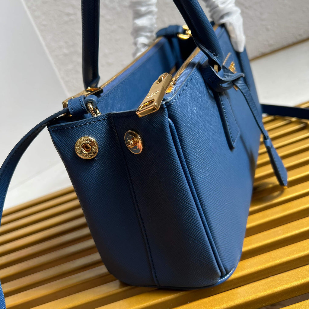 Galleria Medium Leather Bag - Aviation Blue - View 7