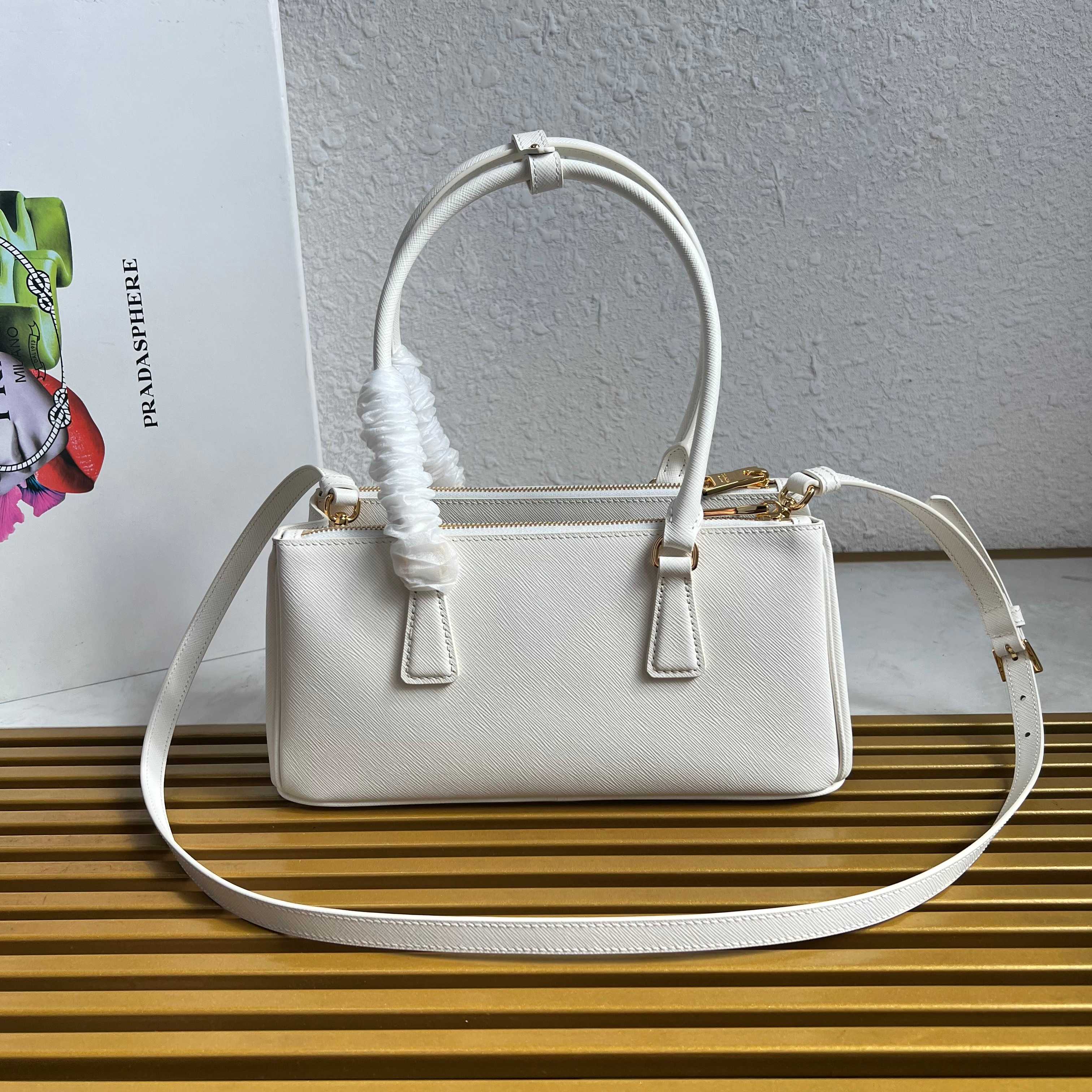 Galleria Medium Leather Bag - White - View 3