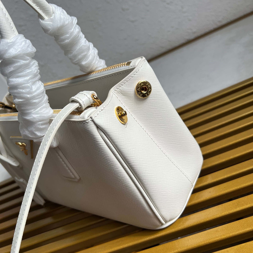 Galleria Medium Leather Bag - White - View 8