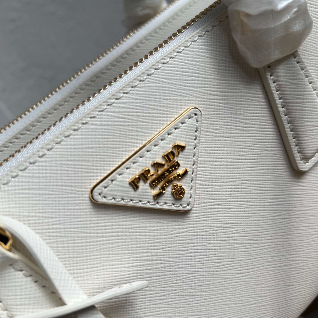 Galleria Medium Leather Bag - White - View 6