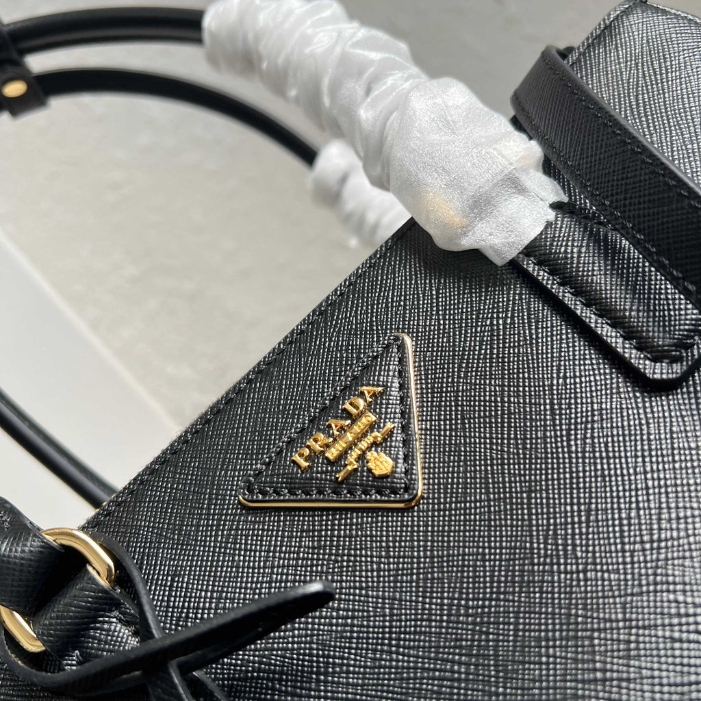 Galleria Medium Leather Bag - Black - View 5