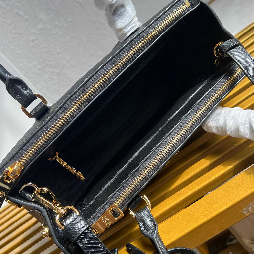 Galleria Medium Leather Bag - Black - View 7