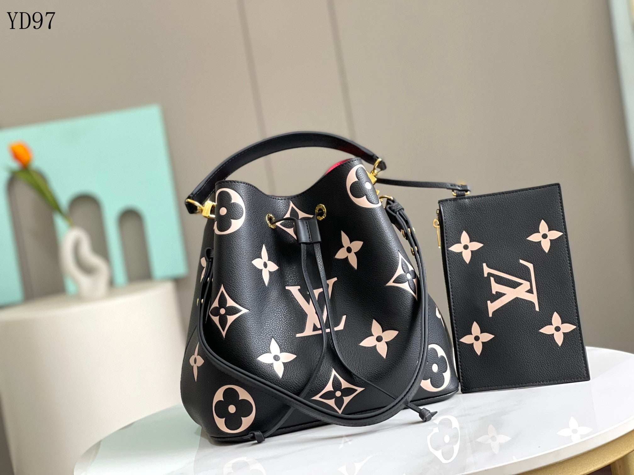 NeoNoé Bucket Bag
