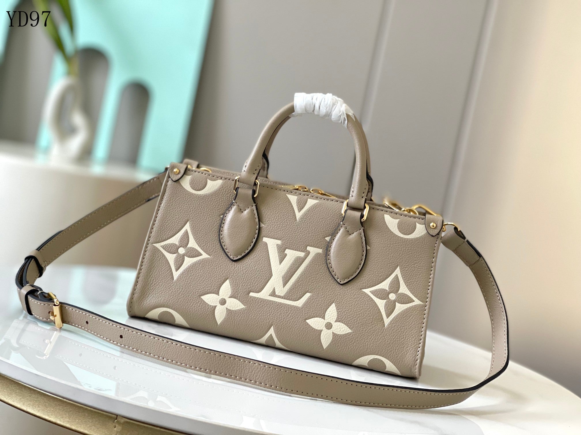 OnTheGo East West Bag