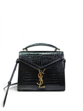 SWORD LUXURY siyah timsah derisi görünümlü, altın tonlu YSL logolu ve saplı Cassandra mini çanta.