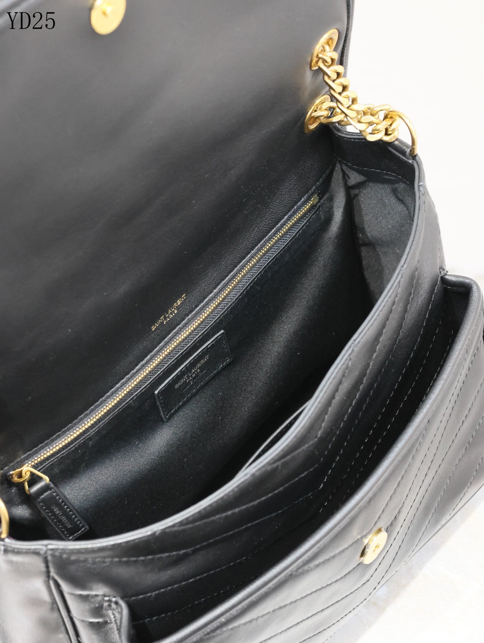 Niki Medium Leather Bag