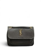 SWORD LUXURY imzalı, altın tonlu YSL logolu, gri damarlı deri Niki orta boy satchel çanta.