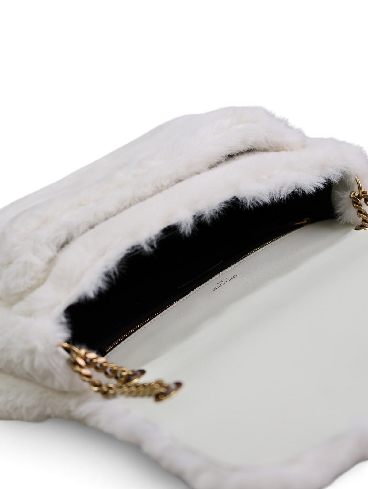 SWORD LUXURY beyaz suni kürk Niki çanta, altın zincir askılı ve iç fermuarlı bölmeli şık tasarım.