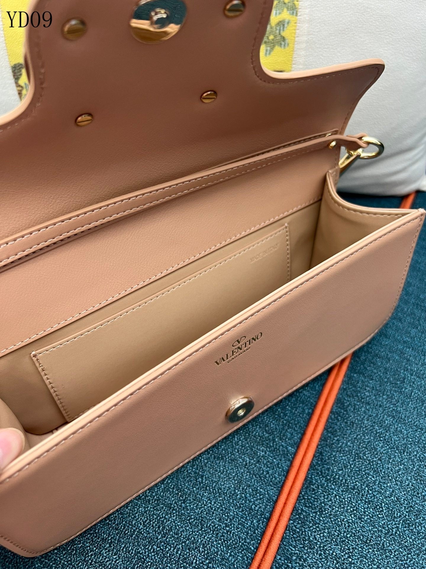 Garavani VLogo Signature Bag