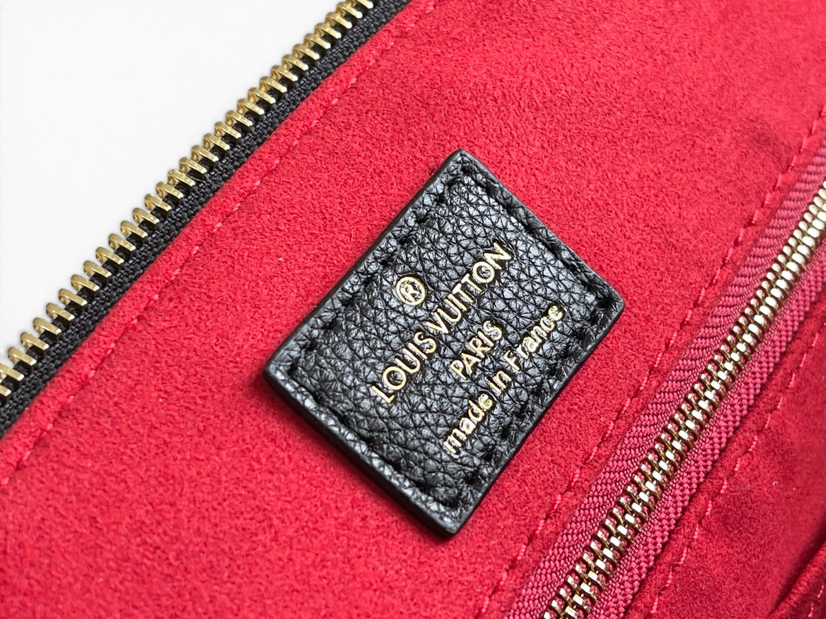 SWORD LUXURY Louis Vuitton Grand Palais çanta iç detayı, kırmızı mikrofiber astar ve altın fermuar detaylı deri etiket