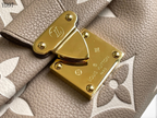 SWORD LUXURY Louis Vuitton Favorite çanta, bej ve siyah kabartmalı Monogram Empreinte deri ve altın tonlu S-kilit.